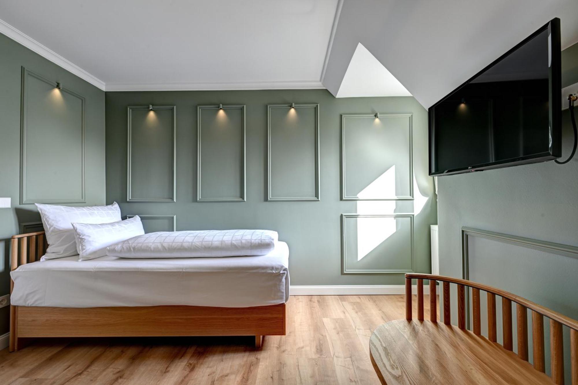 Hotel Uhland 3*